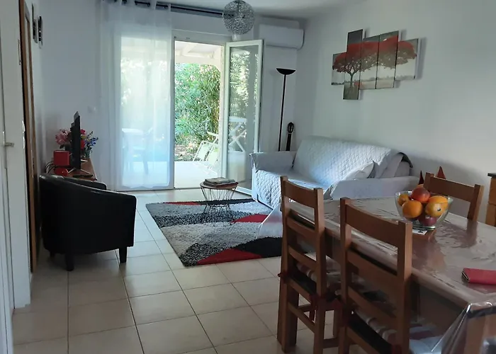 Mini T2, 200 M De La Plage, Piscine Chauffee, Jardin * Prunete